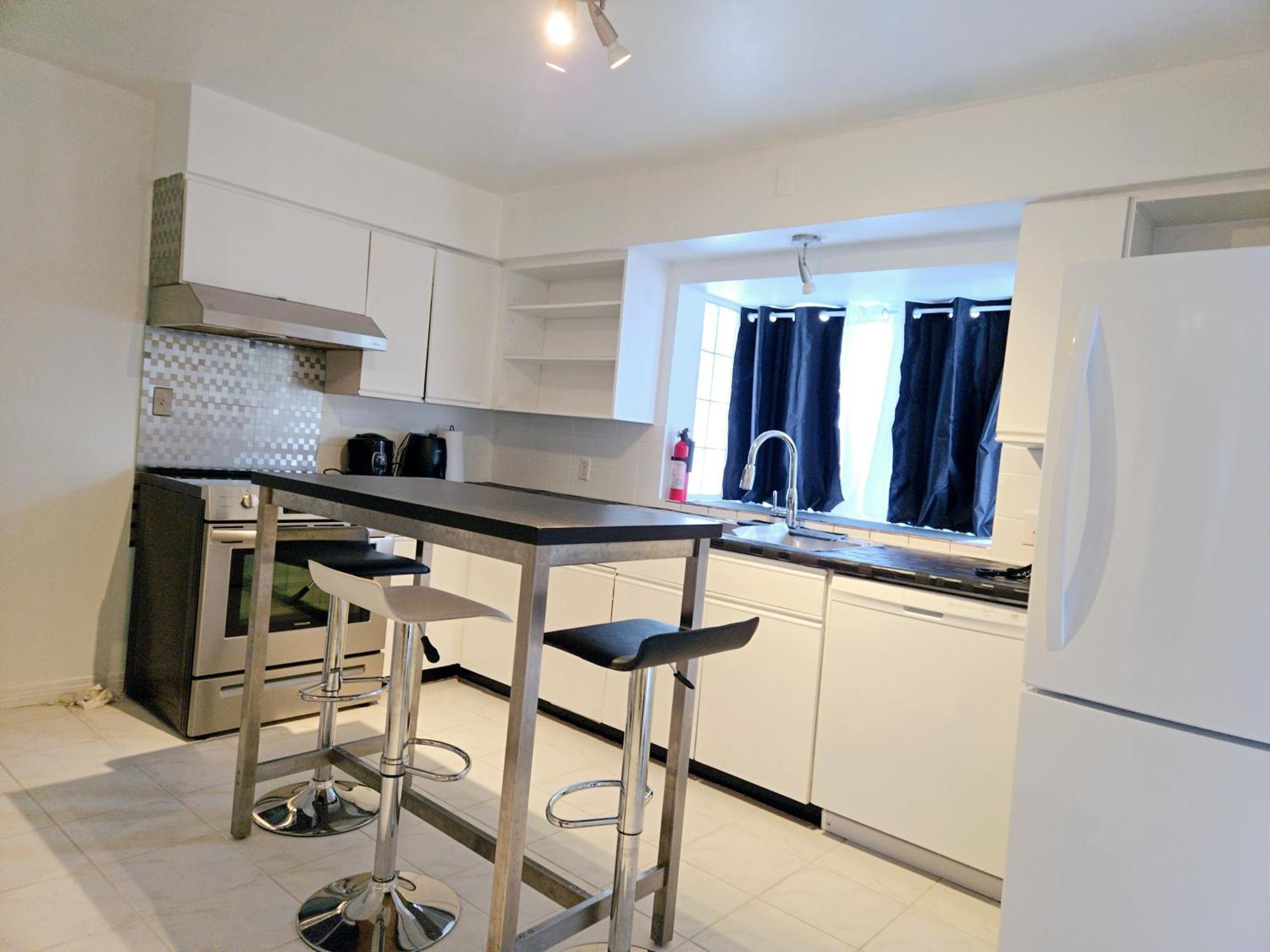 Lovely Cozy Room! With Attached Private Bath In The Heart Of Vancouver! Private Parking & Self Check-In! Extérieur photo
