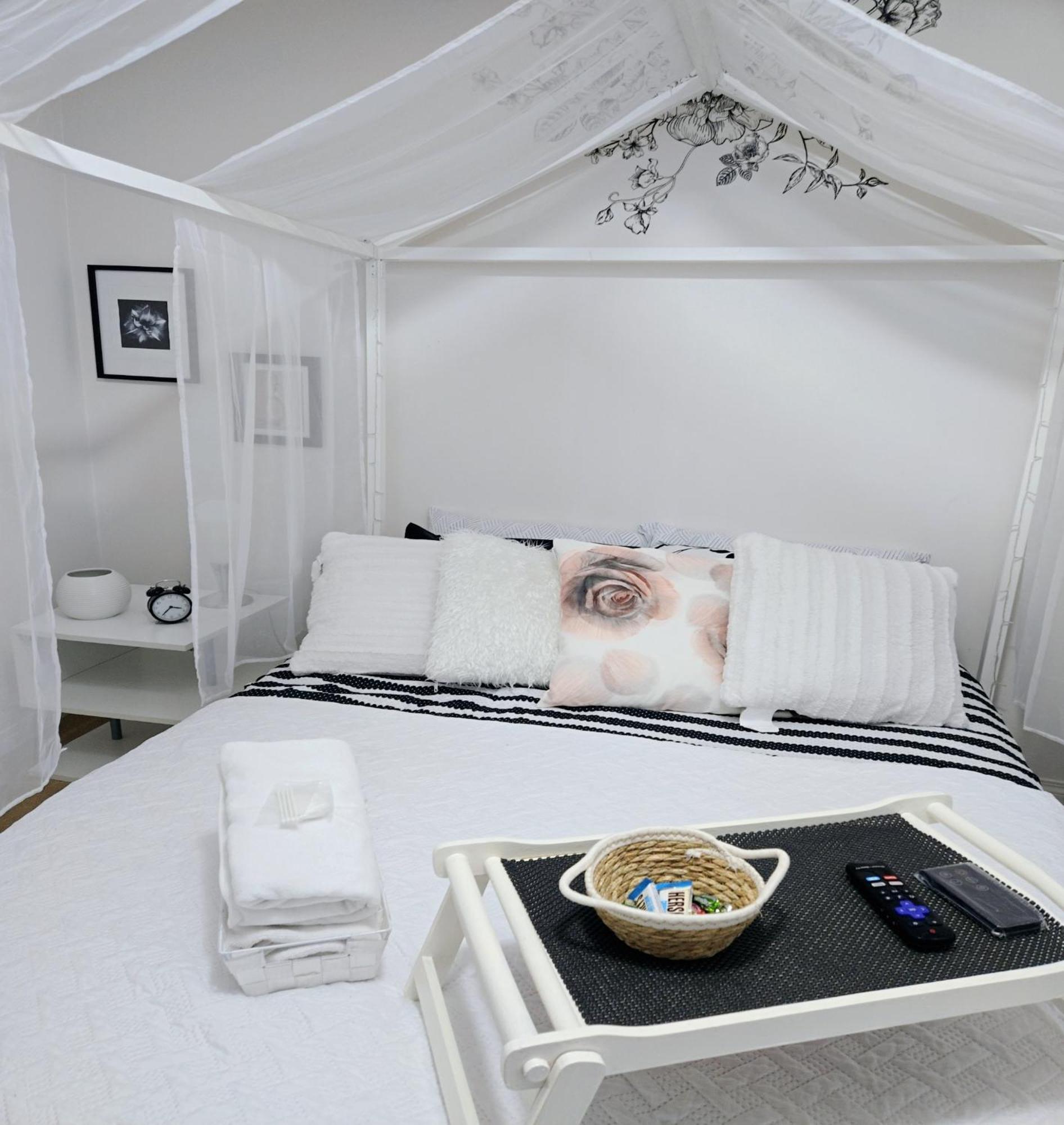 Lovely Cozy Room! With Attached Private Bath In The Heart Of Vancouver! Private Parking & Self Check-In! Extérieur photo